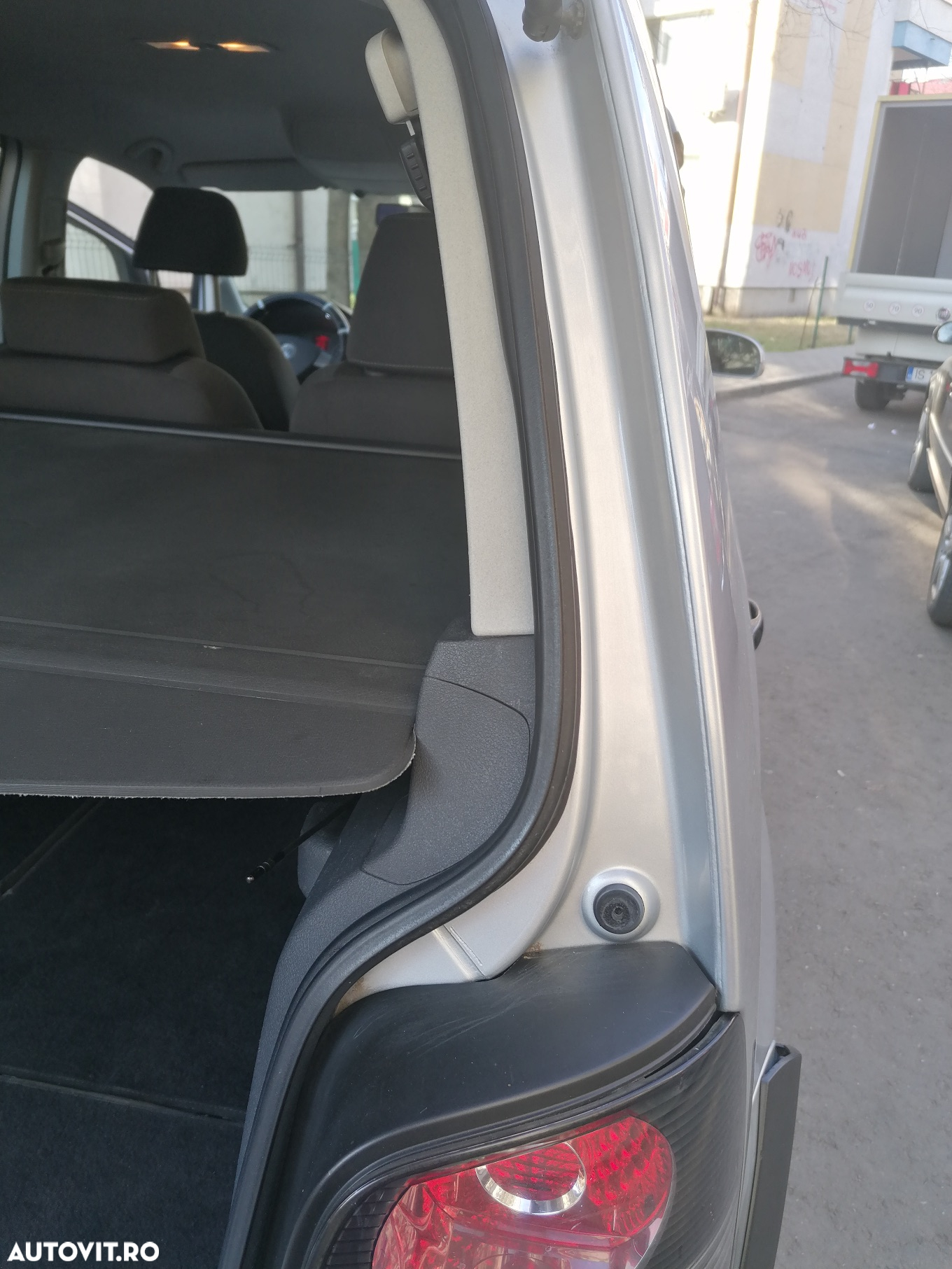 Volkswagen Touran 2.0 TDI DPF Cross - 17