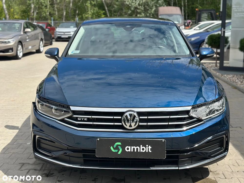 Volkswagen Passat - 2