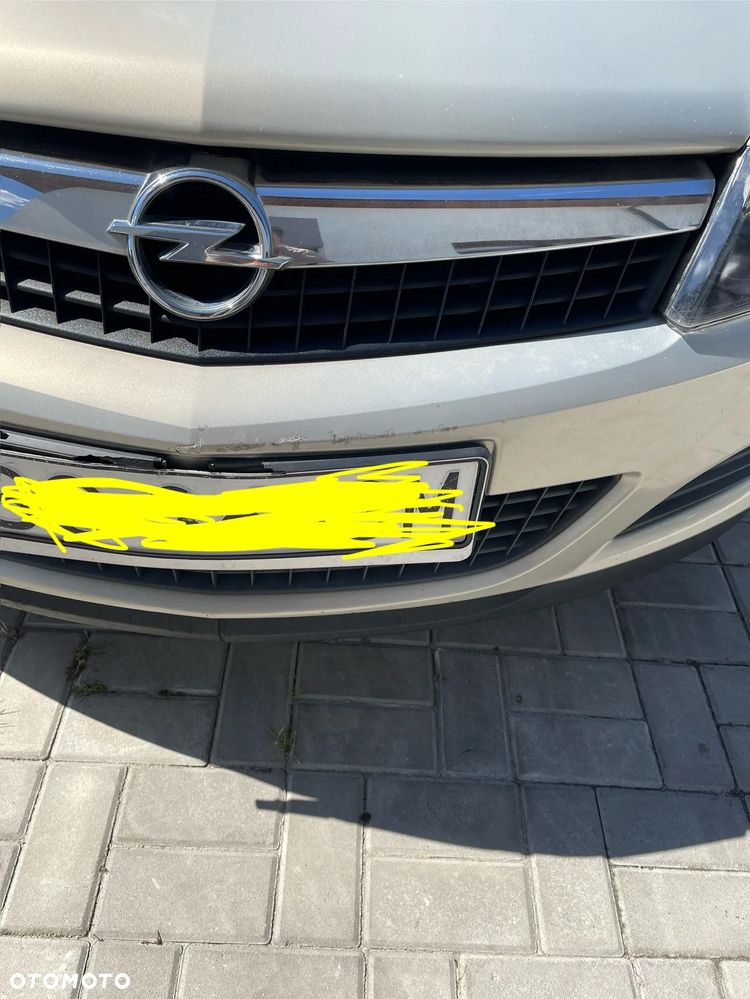 Opel Astra III GTC 1.8 Cosmo - 4