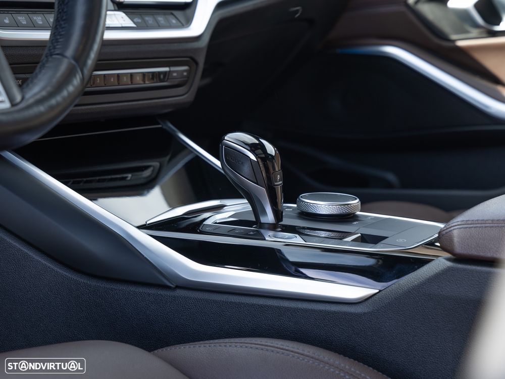 BMW 320 e Touring Aut. Advantage - 10