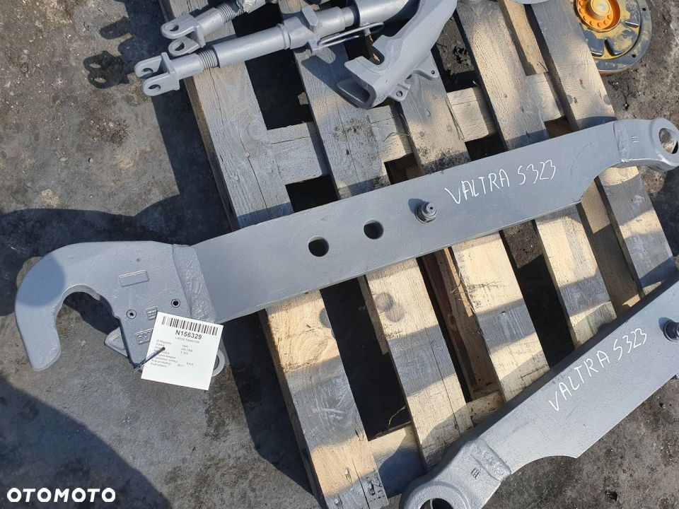 LASZA TRAKTOR FENDT VALTRA S 323 S323 2011 - 1