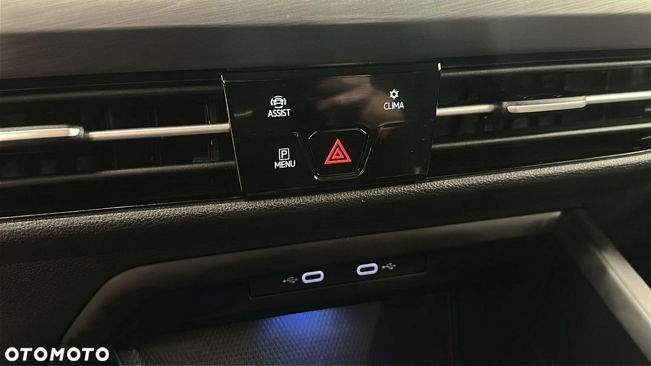 Volkswagen Golf - 22