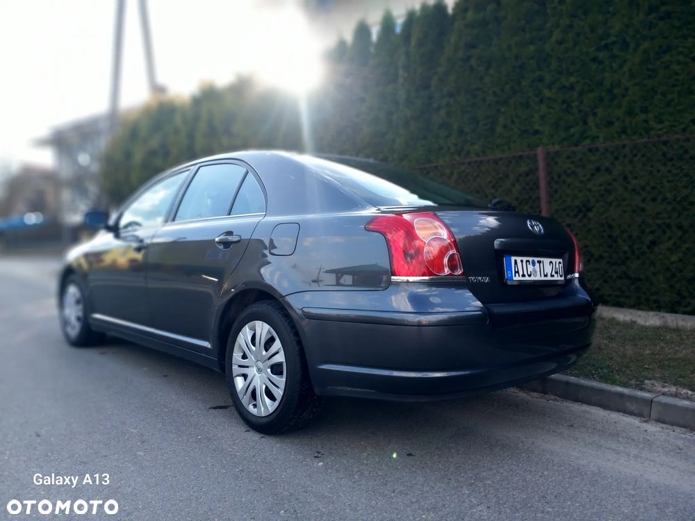 Toyota Avensis 2.0 VVT-i Executive - 3