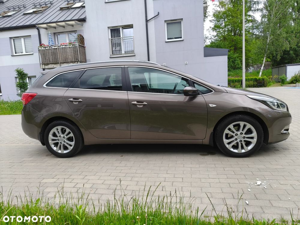 Kia Ceed - 12