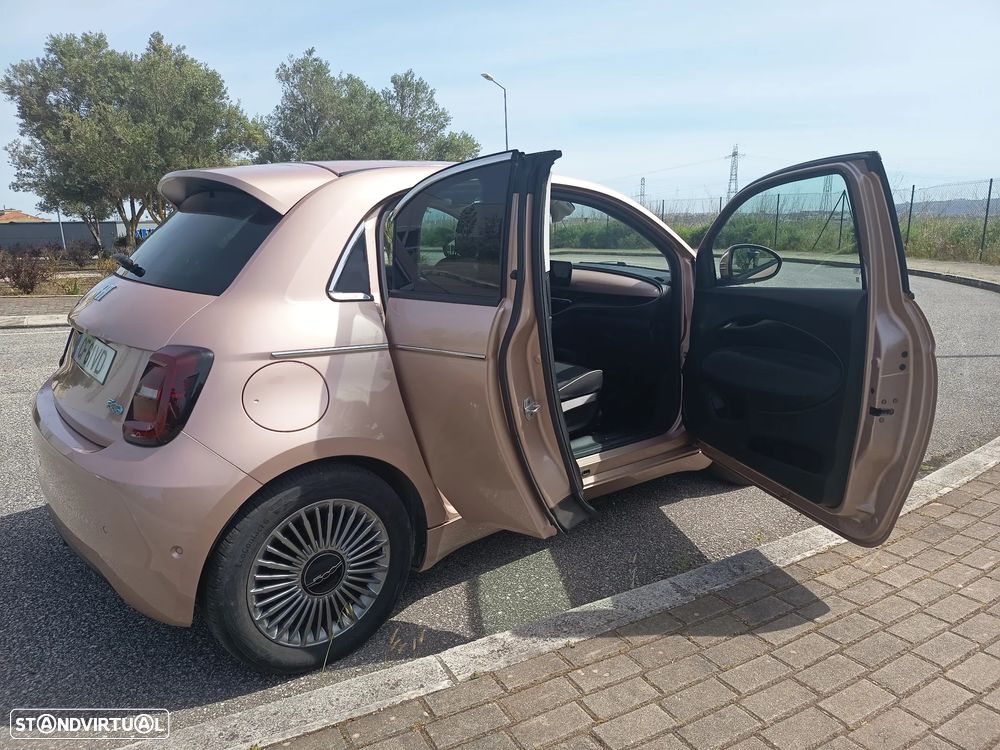 Fiat 500e 3 + 1 42 kWh - 6