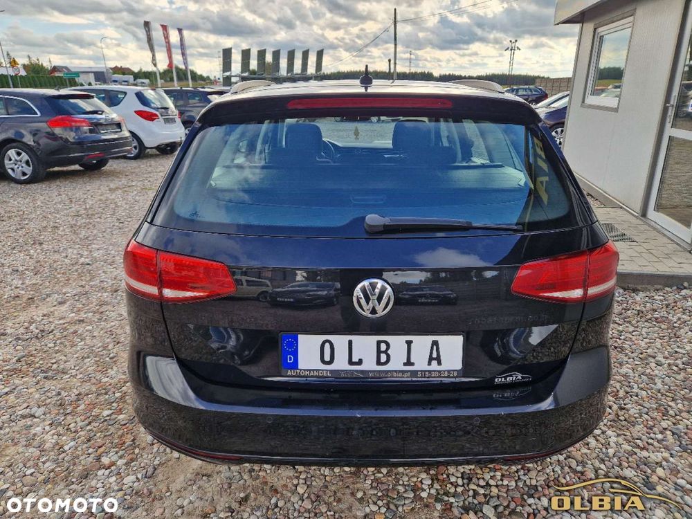 Volkswagen Passat - 11