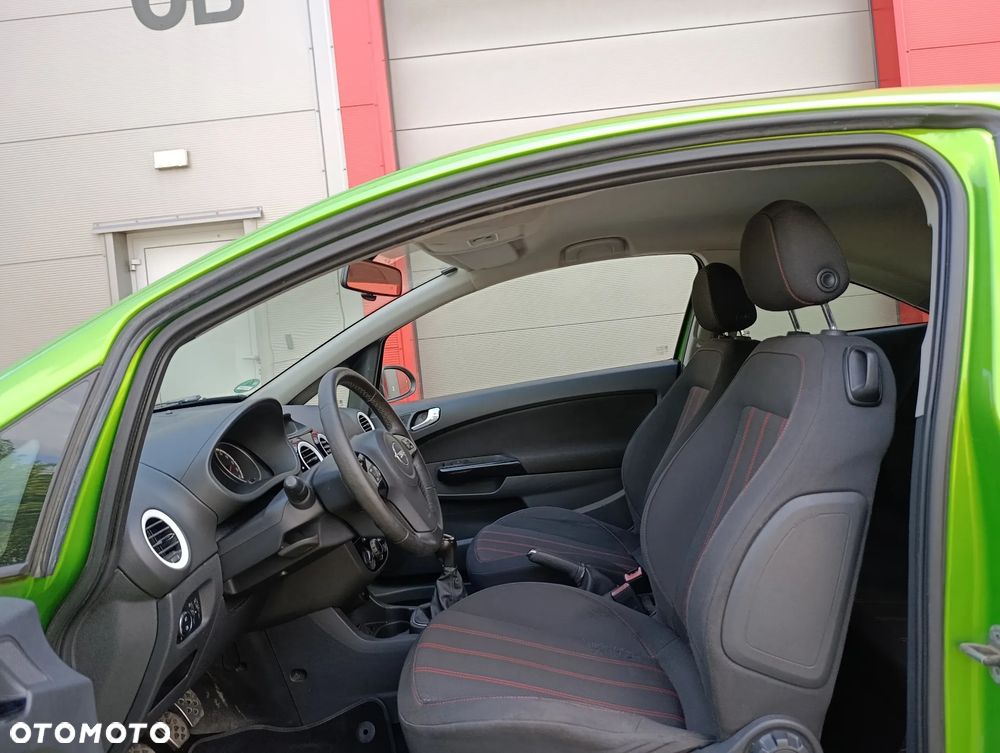 Opel Corsa 1.4 16V Sport - 19