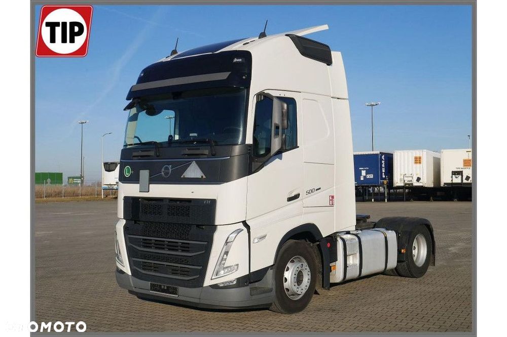Volvo Vehicle Tractor 4x2 Standard - 1