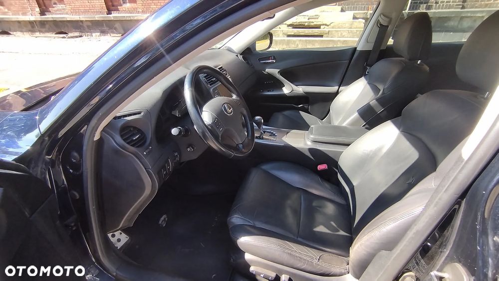 Lexus IS 250 Prestige - 11
