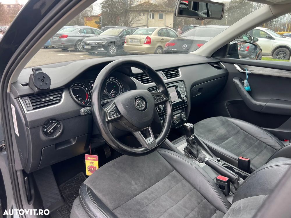 Skoda Octavia 2.0 TDI 4x4 DSG Scout - 13