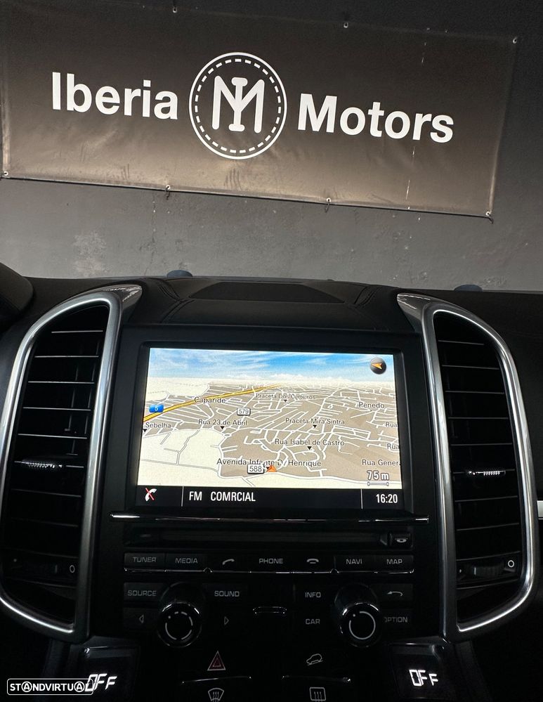 Porsche Cayenne S Hybrid Tiptronic S - 33