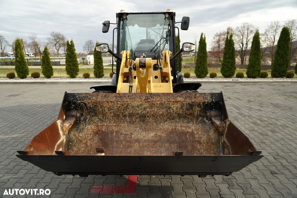 Cat 906M / ÎNCĂRCĂTOR PE ROȚI / 2019 / CUPĂ CU FALCI / - 16
