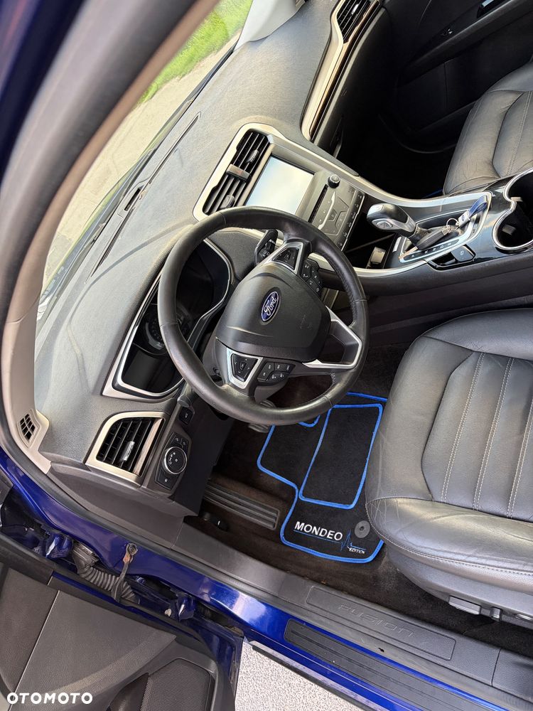 Ford Fusion - 23