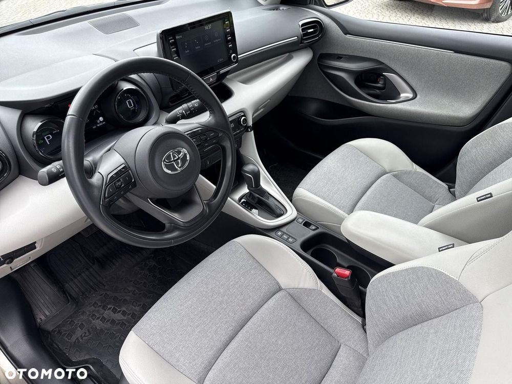 Toyota Yaris - 10