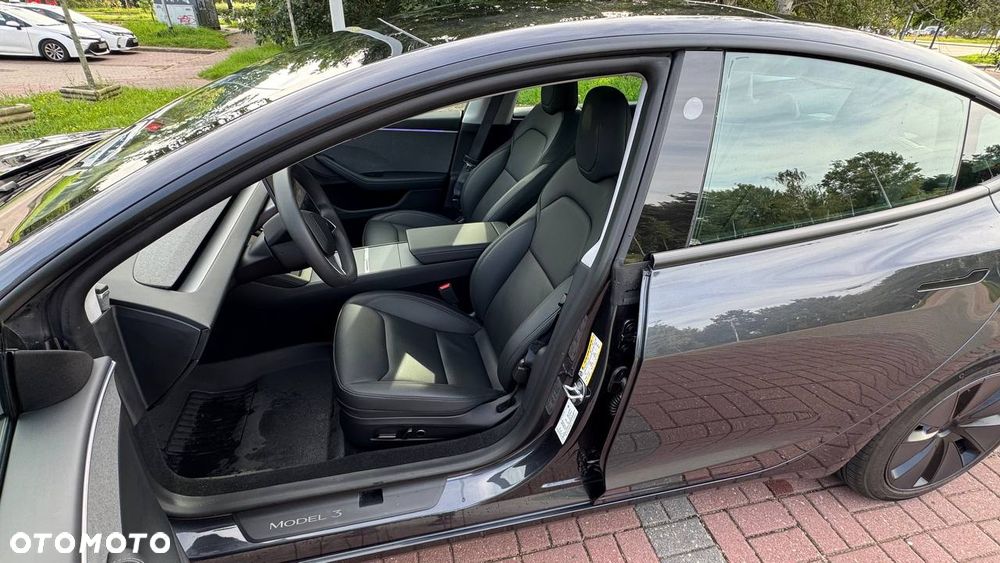 Tesla Model 3 - 7
