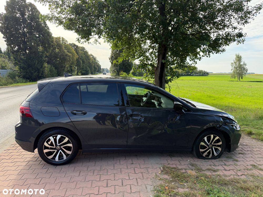 Volkswagen Golf 1.5 eTSI OPF DSG Active - 4