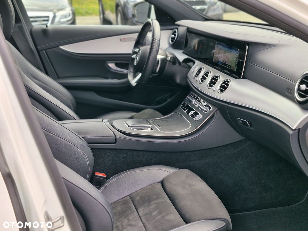 Mercedes-Benz Klasa E 220 d 4-Matic 9G-TRONIC - 16