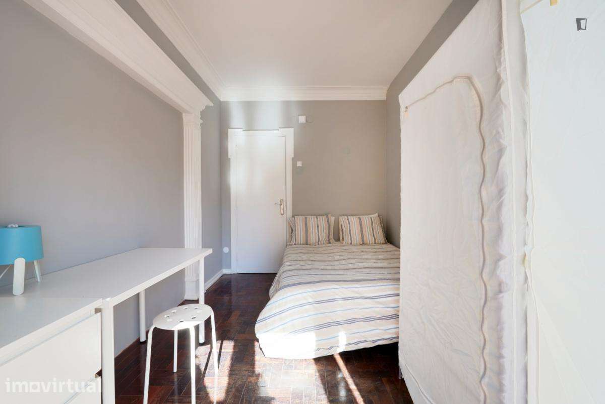 Quarto - localizado em Entrecampos Lisbon - Grande imagem: 4/12