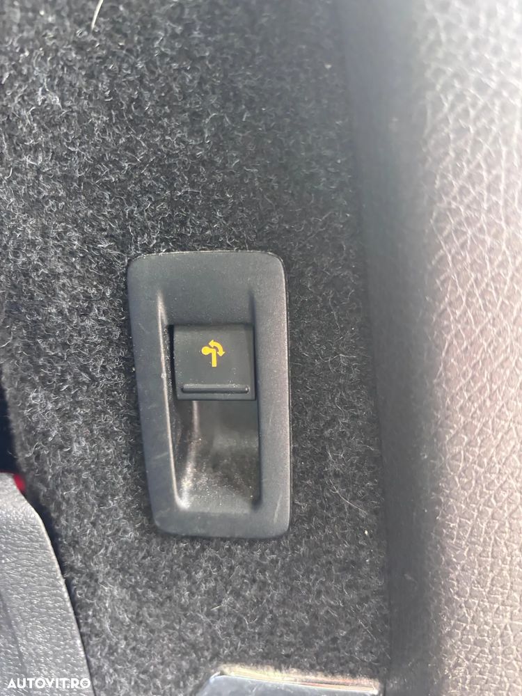 Volkswagen Passat Variant 2.0 TDI DSG BlueMotion Technology Exclusive - 27