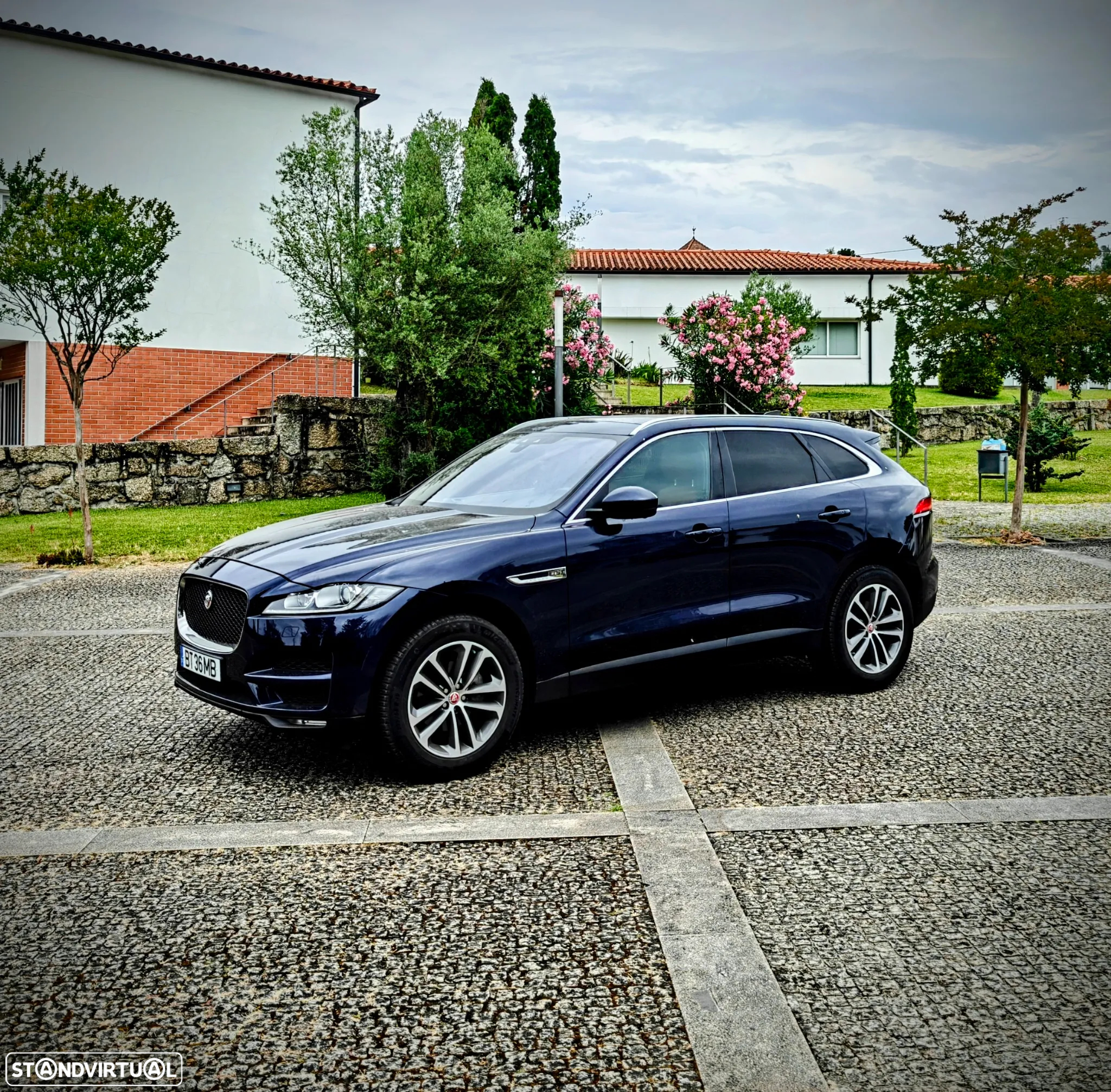 Jaguar F-Pace 2.0 D200 AWD R-Dynamic S - 41