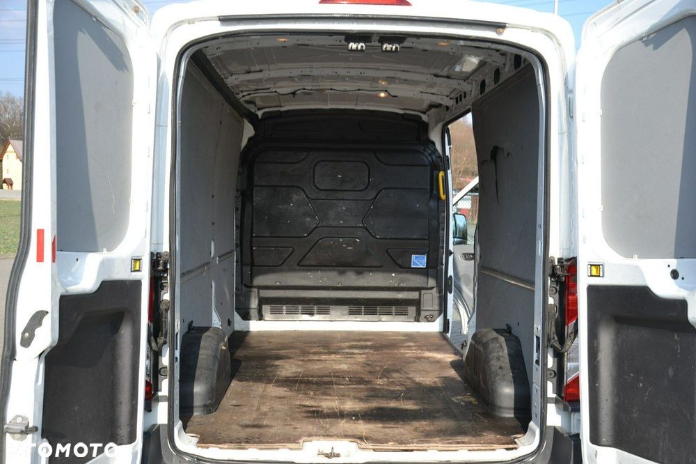 Ford Transit - 17