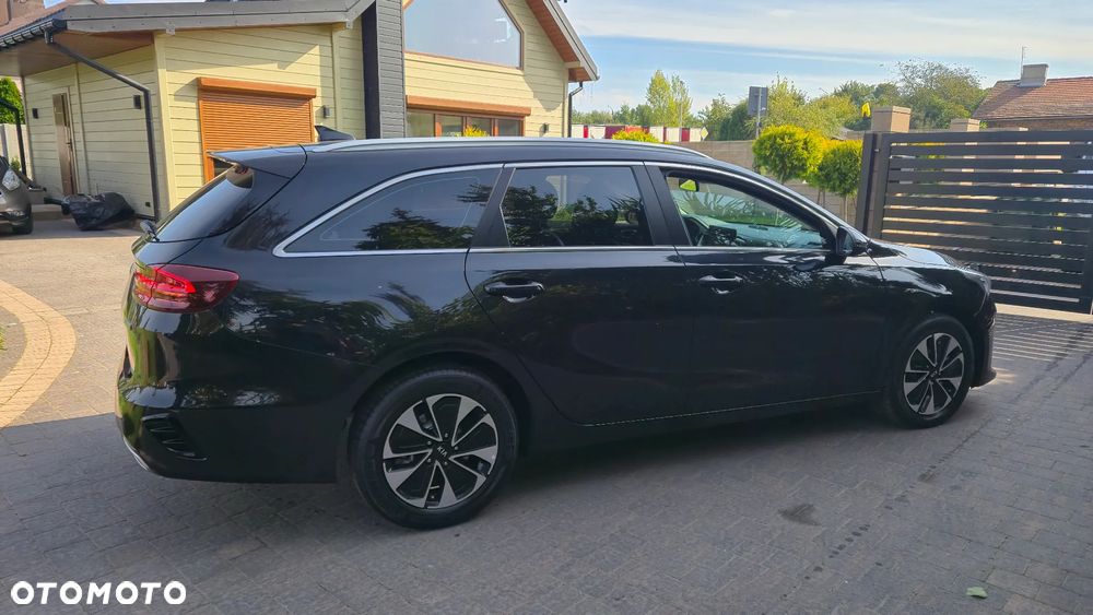 Kia Ceed SW 1.6 GDI DCT OPF Plug-in-Hybrid Platinum Edition - 4