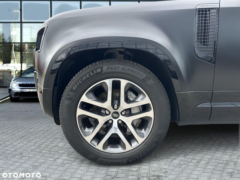 Land Rover Defender - 4