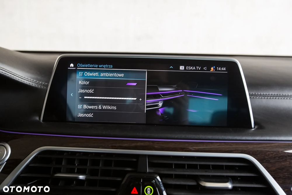 BMW Seria 7 745e sport - 37