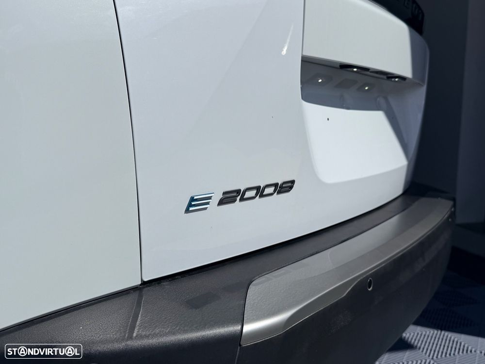 Peugeot e-2008 54 kWh Allure - 14