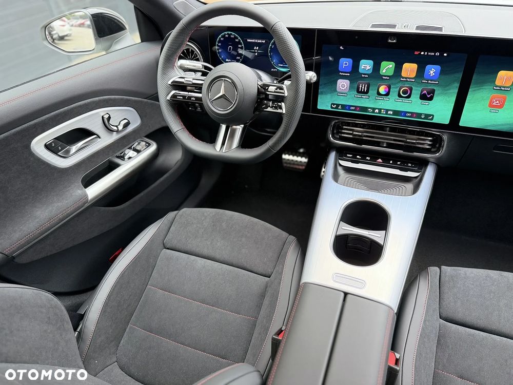Mercedes-Benz CLA - 12