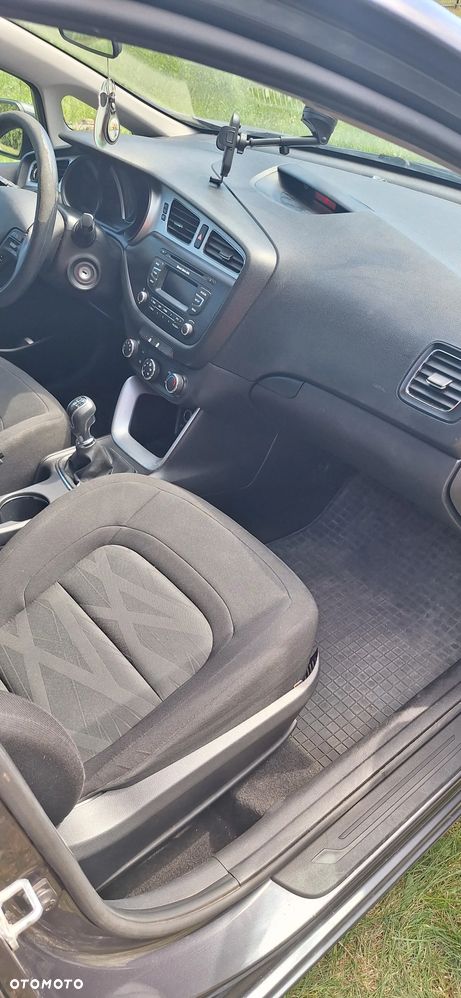 Kia Ceed - 8