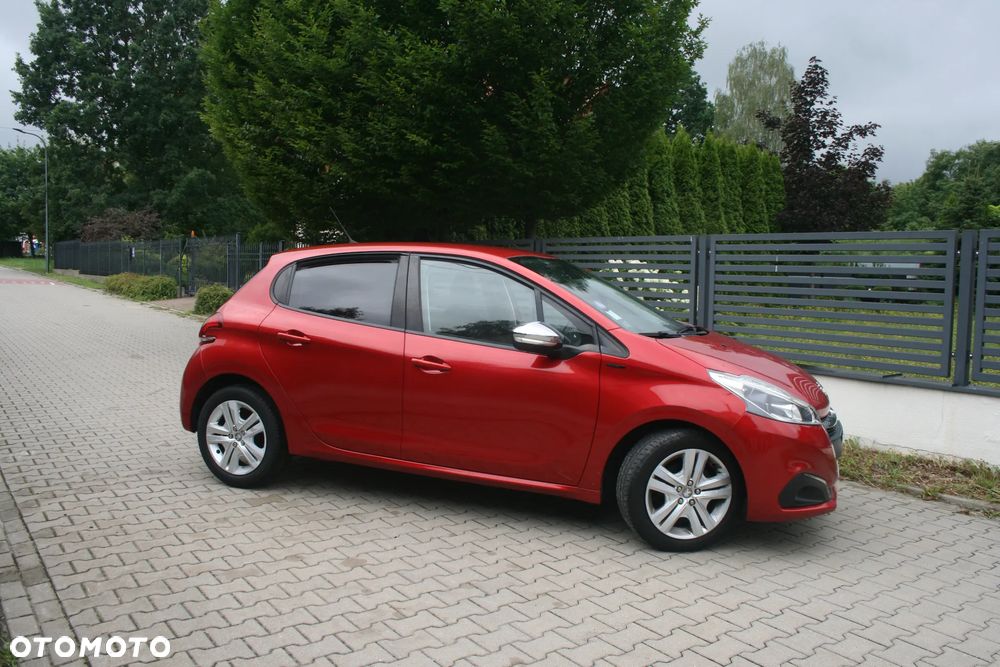 Peugeot 208 1.2 PureTech Allure - 19