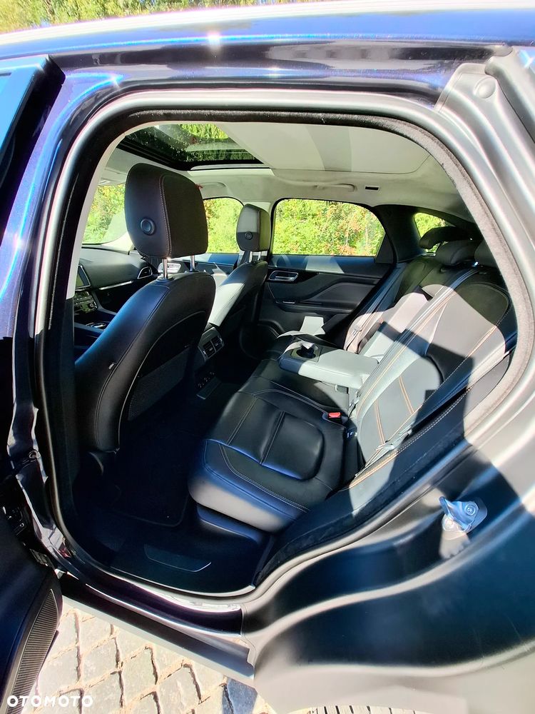 Jaguar F-Pace 20d AWD Prestige - 19
