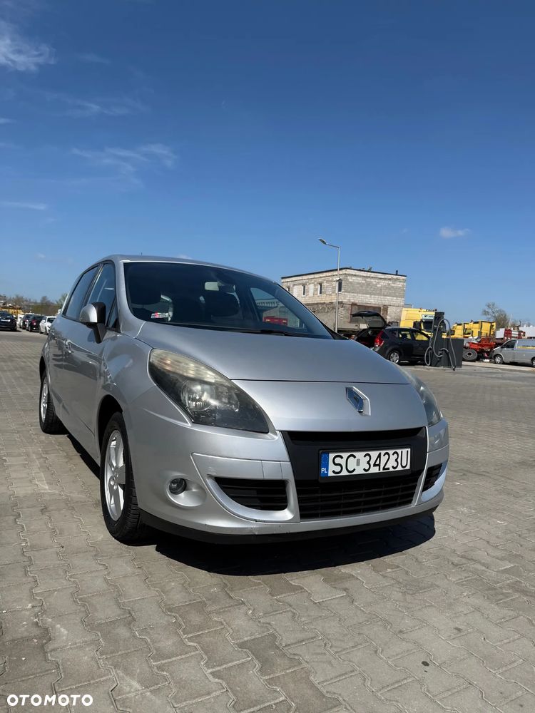 Renault Scenic - 1