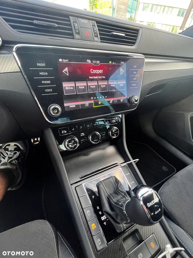 Skoda Superb 2.0 TSI 4x4 Sportline DSG - 10