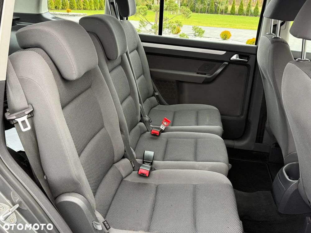 Volkswagen Touran 1.6 TDI DPF BlueMotion Technology Trendline - 13