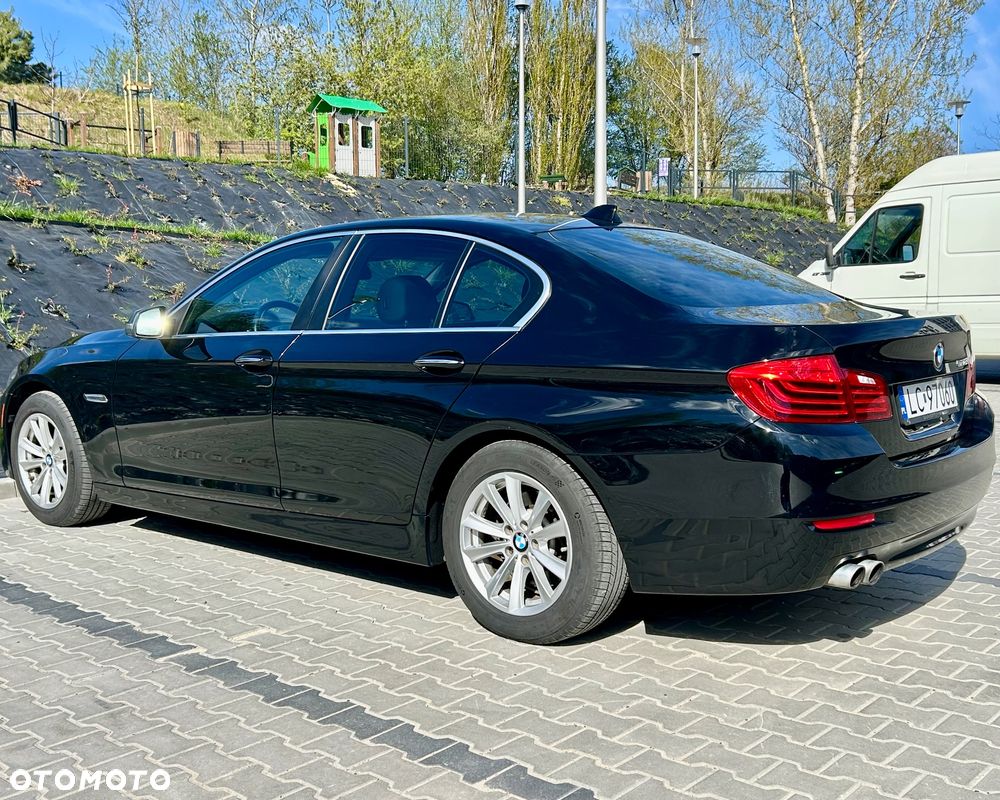 BMW Seria 5 528i Luxury Line - 13