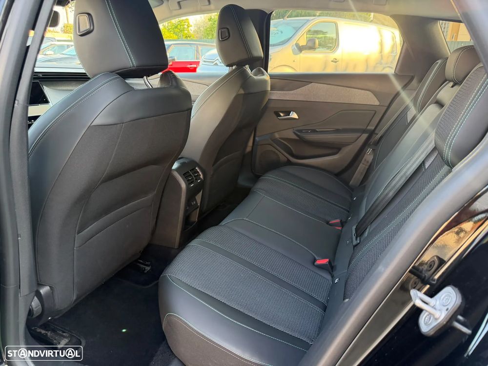 Peugeot 308 SW 1.2 PureTech Allure Pack - 17