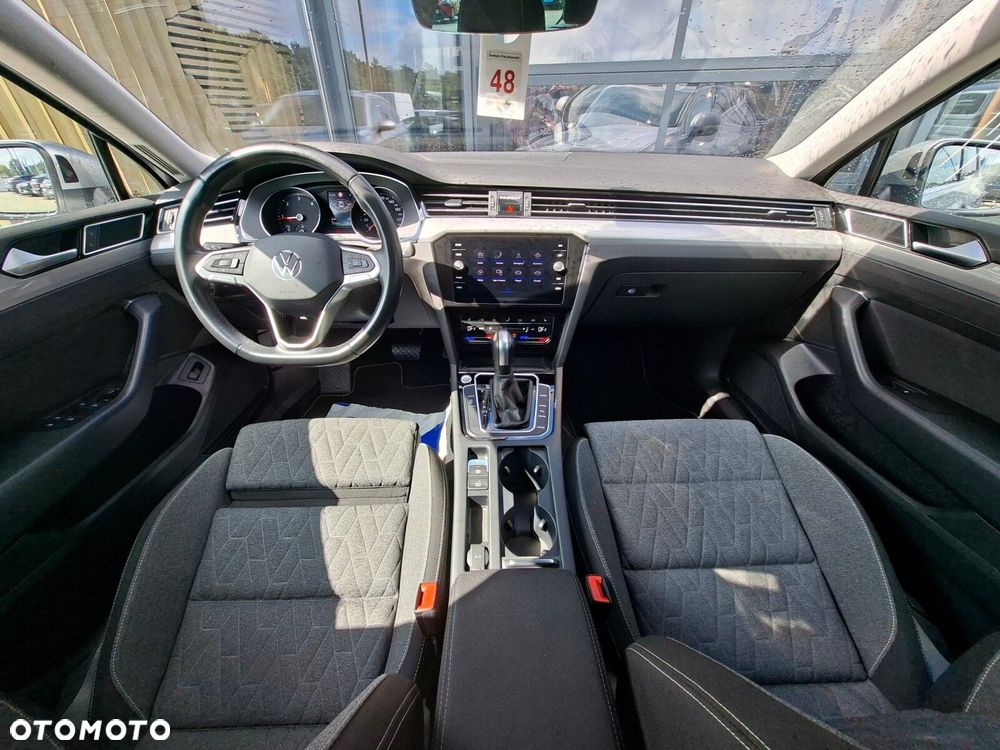 Volkswagen Passat - 16