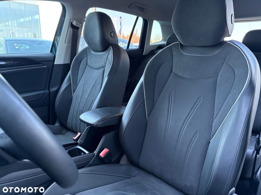 Volkswagen Tiguan - 12