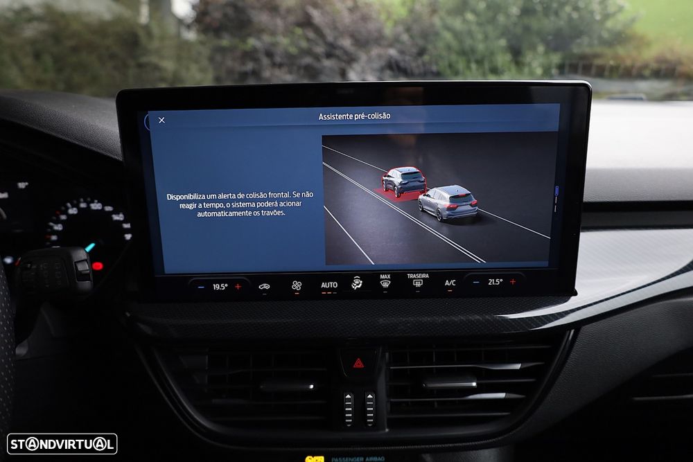 Ford Focus 1.0 EcoBoost MHEV ST-Line - 35