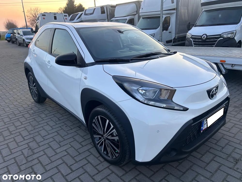 Toyota Aygo X 1.0 VVT-i Comfort CVT - 2