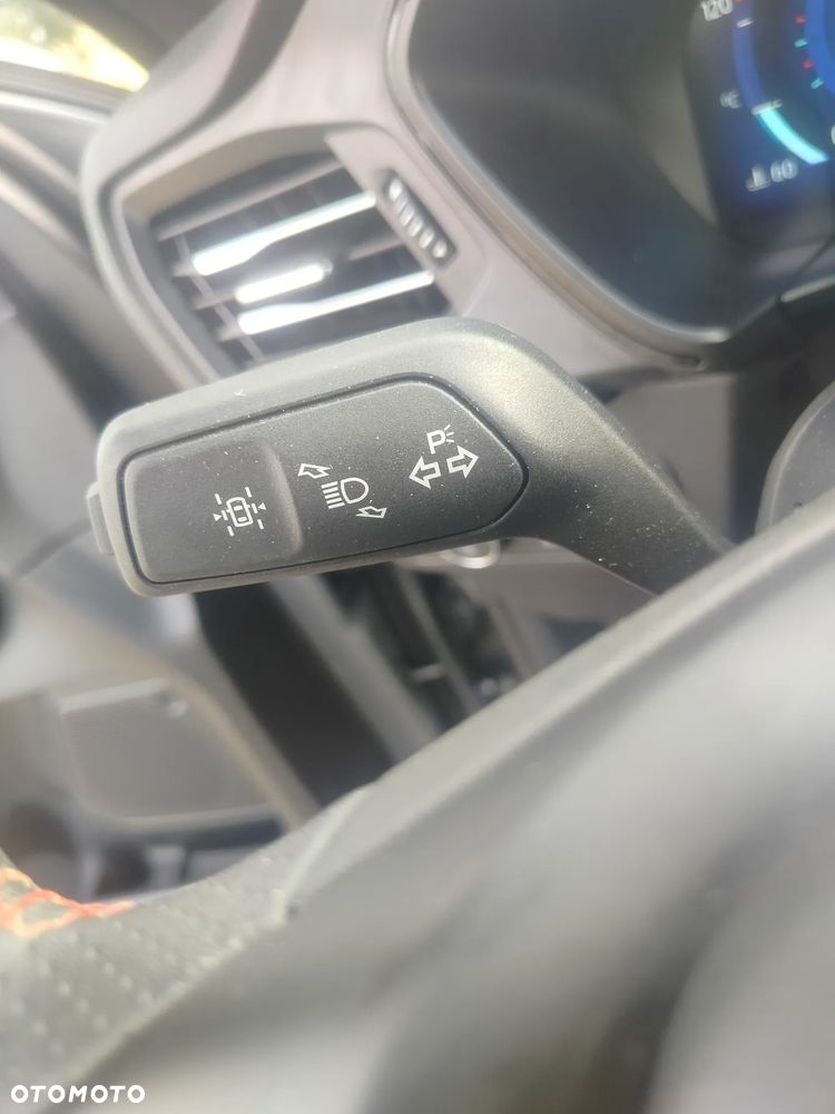 Ford Kuga 2.5 Duratec FHEV ST-LINE - 37