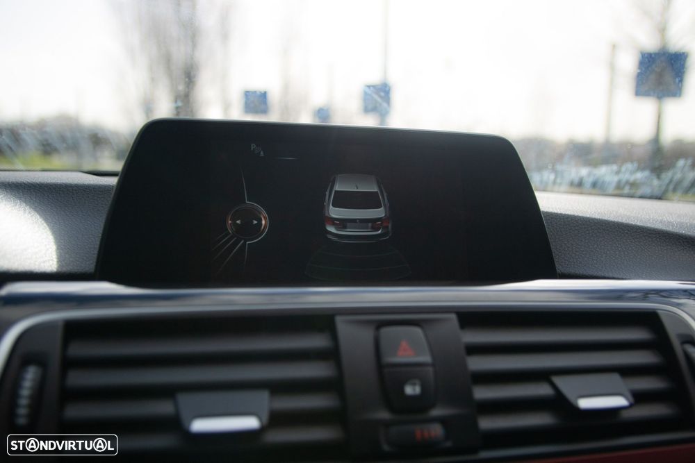 BMW 330 e iPerformance Line Sport - 28