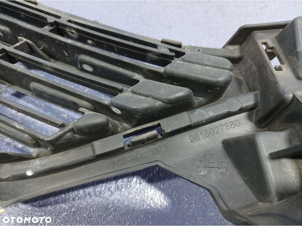 PEUGEOT 301 LIFT KRATKA ŚRODKOWA ZDERZAKA PRZÓD 9816027880 - 9