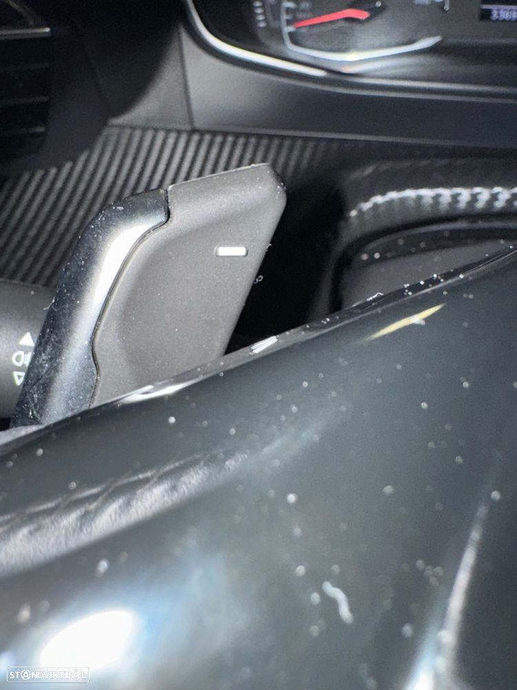 Peugeot 208 1.2 PureTech Allure EAT8 - 37