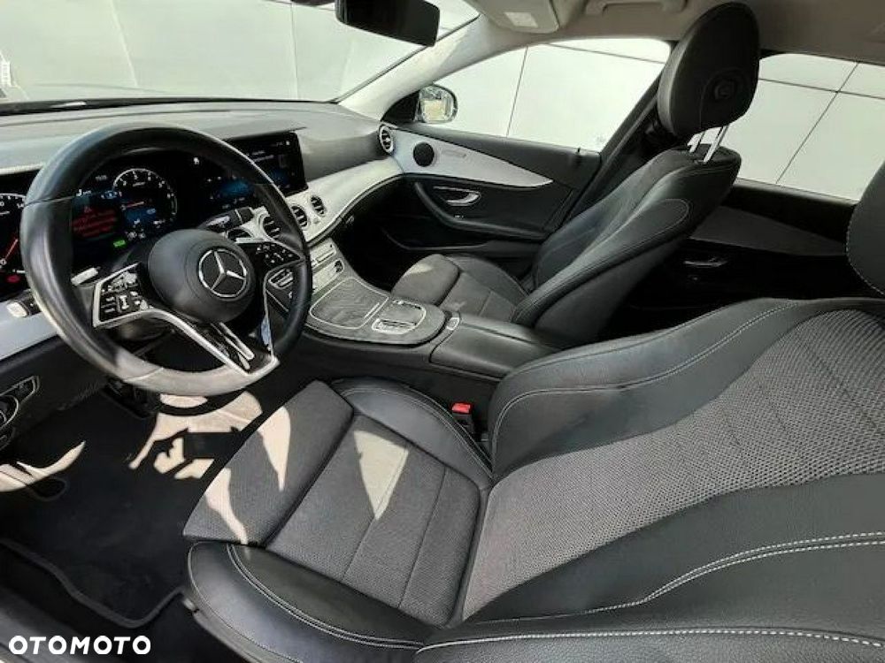 Mercedes-Benz Klasa E - 17