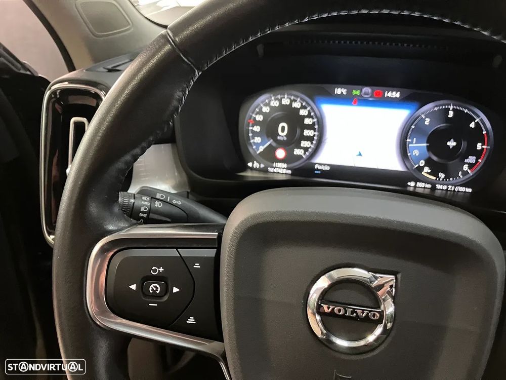 Volvo XC 40 2.0 D3 Momentum Plus - 36