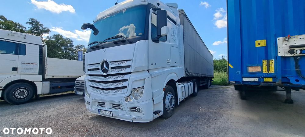 Mercedes-Benz Actros MP4 - 3