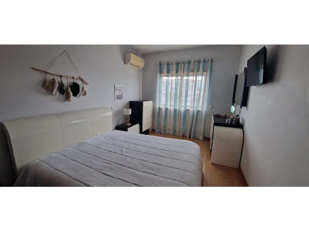 Excelente apartamento T3, situado em codmínio fechado com piscina, ... - Grande imagem: 4/23